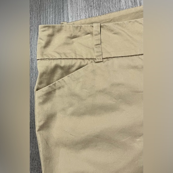 Mossimo Stretch Khaki/Tan Bermuda Shorts - Size Women’s 6 - Picture 7 of 11